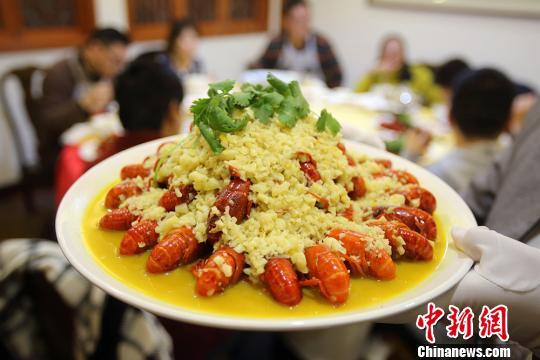 小龍蝦橫行德國(guó)柏林 政府鼓勵(lì)吃貨們大快朵頤！